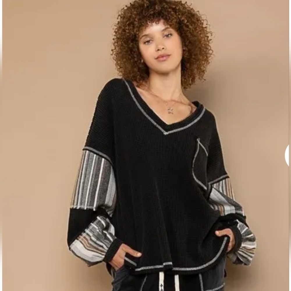 New POL Balloon long sleeve thermal top sz L black, vneck